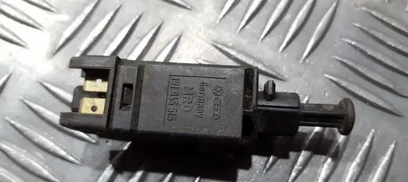 Volkswagen PASSAT B4 Brake pedal sensor switch 191945515 mro191945515