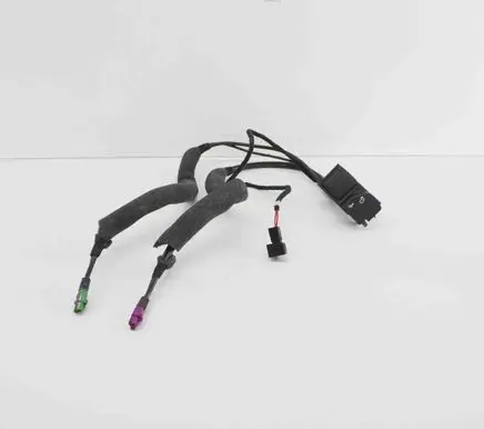 Mercedes-Benz GLS X166 USB socket connector A1678209500