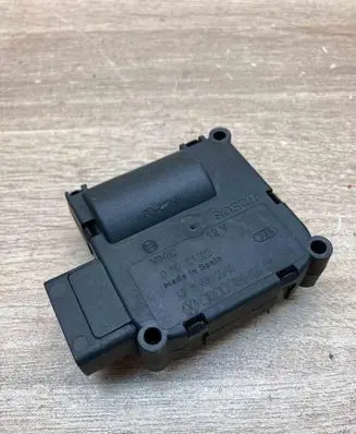 Audi A8 S8 D3 4E Air flap motor/actuator 4E0820511 1168802240