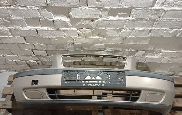 Volvo V70 Front bumper 09190305 09484238