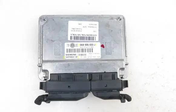 Volkswagen PASSAT B5.5 Engine control unit/module 5WP4004702 06B906033J