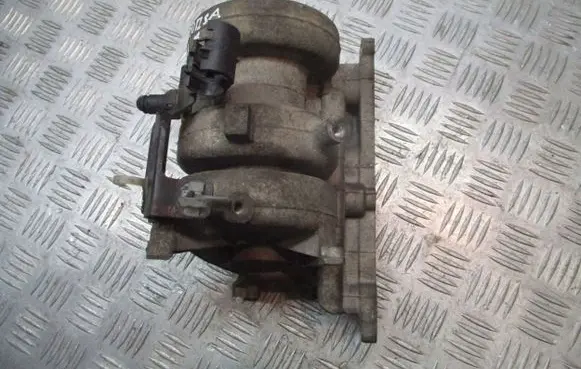 Opel Corsa B Intake manifold 90570947