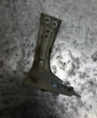 Volkswagen PASSAT B8 Fender mounting bracket 3G0821142ABILI 3G0821142A
