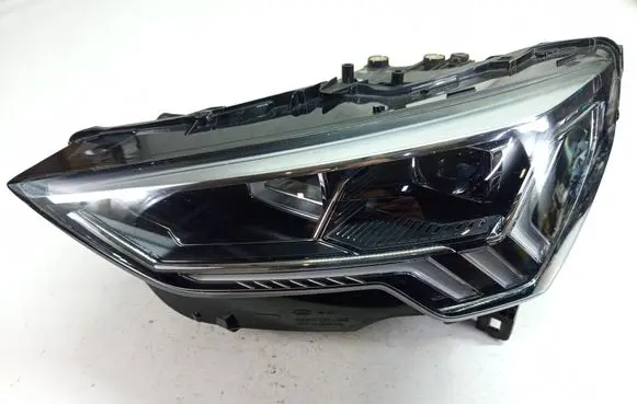 Audi Q3 F3 Headlight/headlamp LMAPAQ383AACF 83A941033A 1101E670000