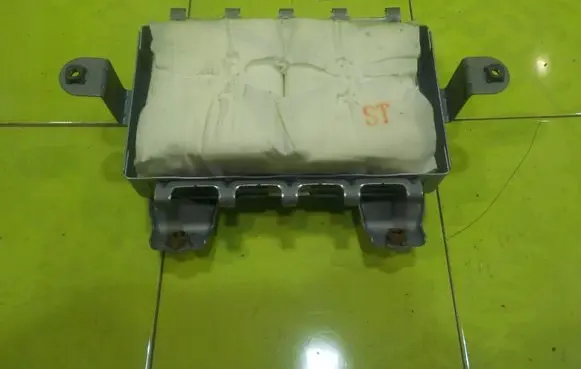 Suzuki SX4 Passenger airbag 7392079J00