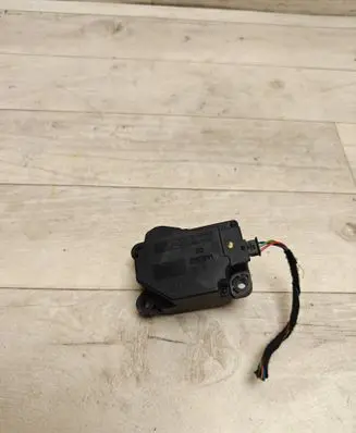 Volvo V70 Air flap motor/actuator 6G9N19E616 PL1607526