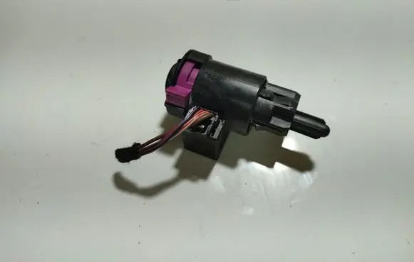 Audi A6 S6 C6 4F Brake pedal sensor switch 14689962
