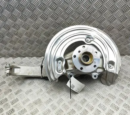 BMW XM Front wheel hub 6876656 8831228