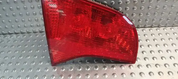 Tailgate rear/tail lights