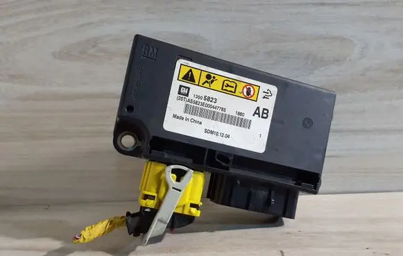 Chevrolet Cruze Airbag control unit/module 13505823