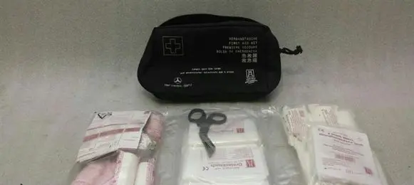 Mercedes-Benz A W176 First aid kit 