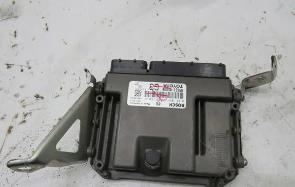 Toyota Avensis T270 Engine control unit/module ECU 89661-05G30