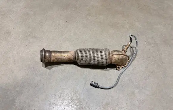 Mercedes-Benz A W176 Muffler pipe connector clamp 