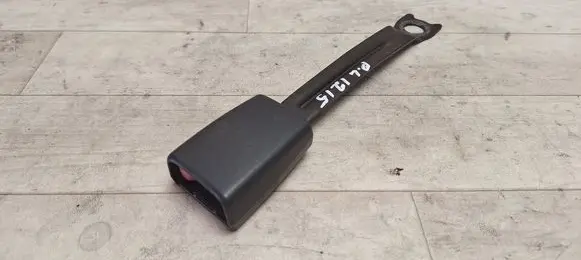 Toyota Corolla Verso E121 Front seatbelt buckle 