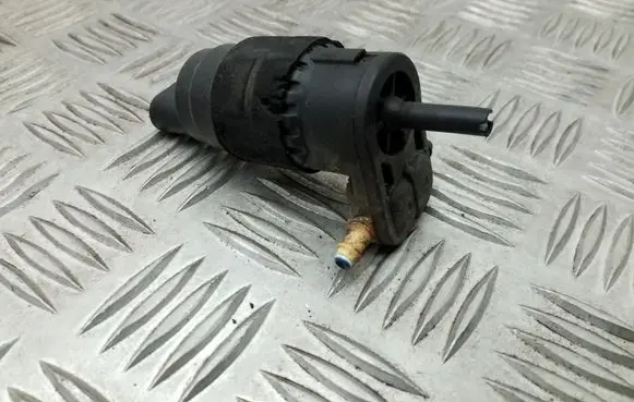 Audi A4 S4 B8 8K Windscreen/windshield washer pump 8K9955647