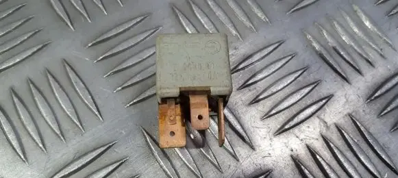 Audi A4 S4 B5 8D Other relay 443951253 11060000