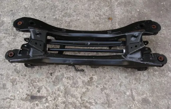 Toyota Auris E180 Rear axle beam with reductor 