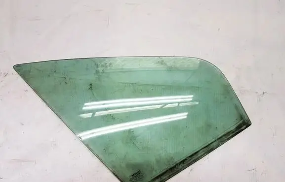 Renault Scenic I Front door vent window glass four-door 