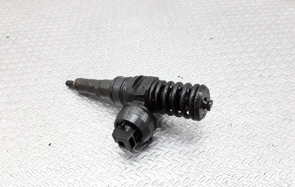 Audi A4 S4 B6 8E 8H Fuel injector 038130073BA
