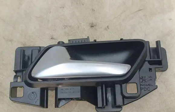 Opel Corsa F Front door interior handle 39198474