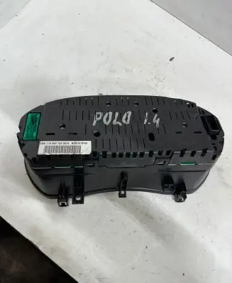 Volkswagen Polo Speedometer (instrument cluster) 110080124001A