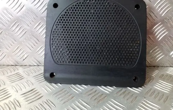 BMW 1 F20 F21 Subwoofer grill/trim 9223670