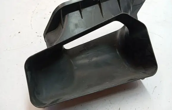 Porsche Macan (95B) Air intake duct part 8K2819904
