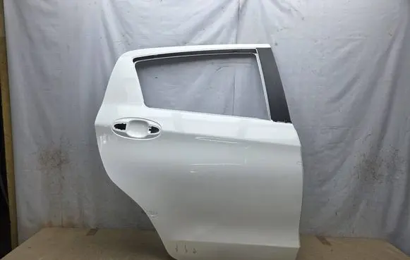 Toyota Yaris Rear door