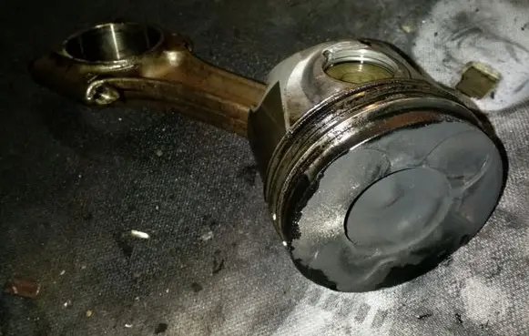Opel Astra G Piston with connecting rod 84L42