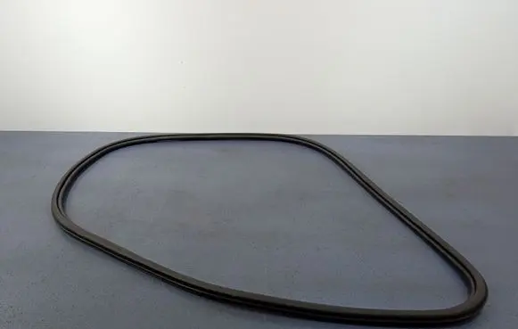 Volvo S90, V90 Front door rubber seal 31371589