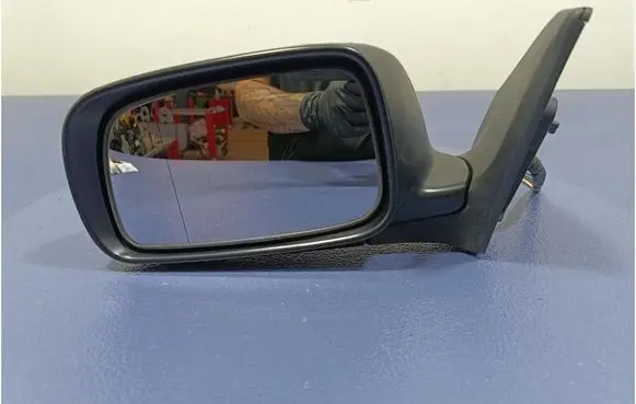 Toyota Avensis Verso Front door electric wing mirror 3004743