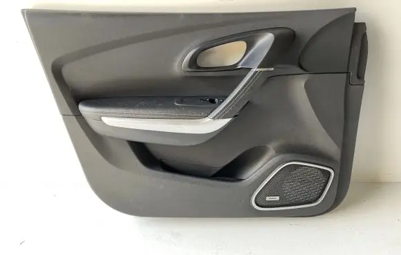 Renault Kadjar Front door card panel trim
