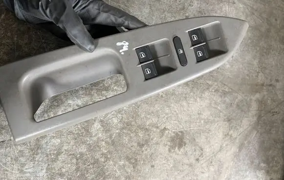 Volkswagen PASSAT B6 Electric window control switch 1K4959857A
