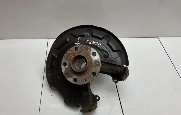 Skoda Octavia Mk3 (5E) Front wheel hub