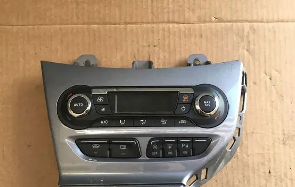 Ford Focus Climate control unit BM5T18C612CH