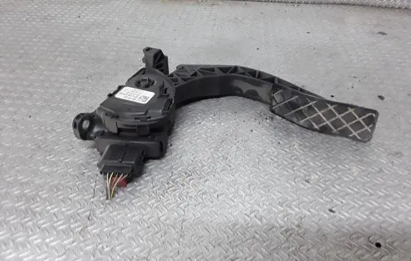 Audi A6 S6 C6 4F Accelerator throttle pedal 8K1721523