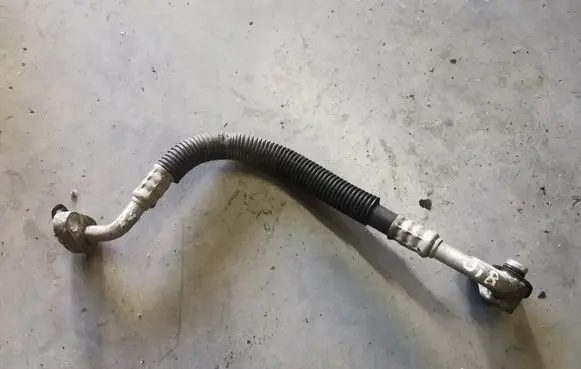 Chrysler Town & Country V Air conditioning (A/C) pipe/hose