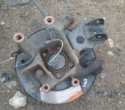 Toyota RAV 4 (XA40) Rear wheel hub spindle/knuckle 