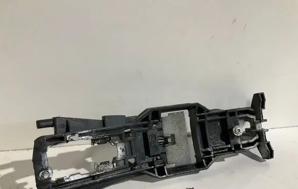 Mercedes-Benz E W211 Front door exterior handle/bracket 