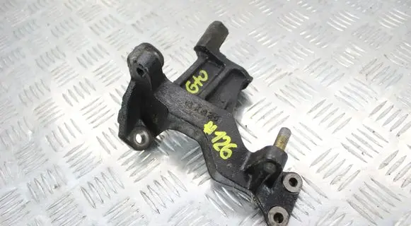 Mitsubishi 3000 GT Engine mounting bracket