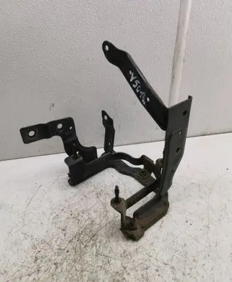 Volvo V50 Power steering pump mounting bracket 3M513K738