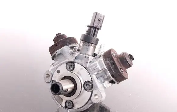 BMW X5 E70 Fuel injection high pressure pump 0445010623 445010623 0928400781