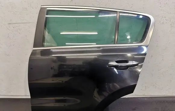 KIA Sportage Rear door 
