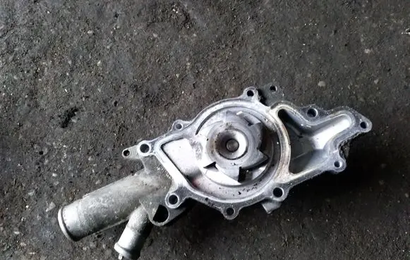 Mercedes-Benz E W211 Water pump