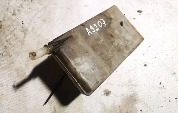 Brake fluid reservoir