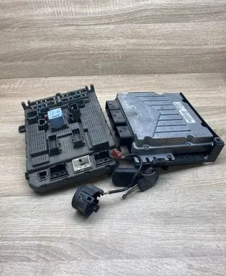 Citroen C5 Engine ECU kit and lock set 9647902580 9649301580