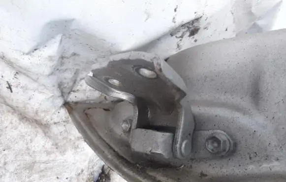 Suzuki Baleno EG Front door upper hinge