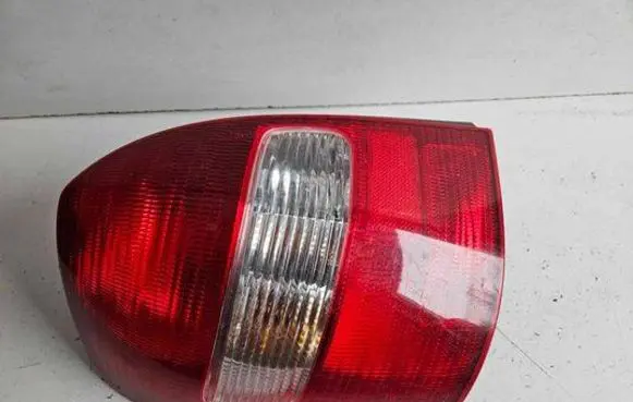 Mazda 323 F Rear/tail lights R1287