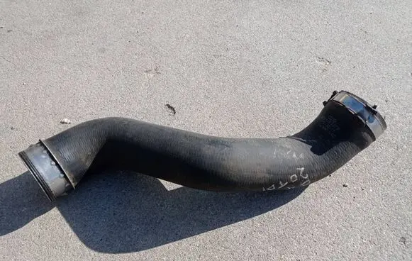 Audi A4 S4 B7 8E 8H Intercooler hose/pipe 8E0145737F
