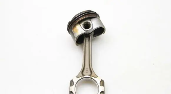 Toyota RAV 4 (XA40) Piston with connecting rod